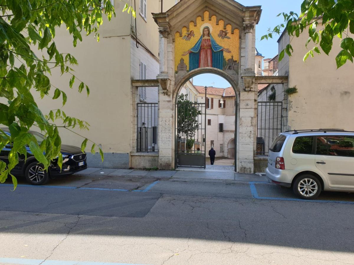 アスティLocation Turistic Monolocale Nel Parco Del Santuarioアパートメント エクステリア 写真